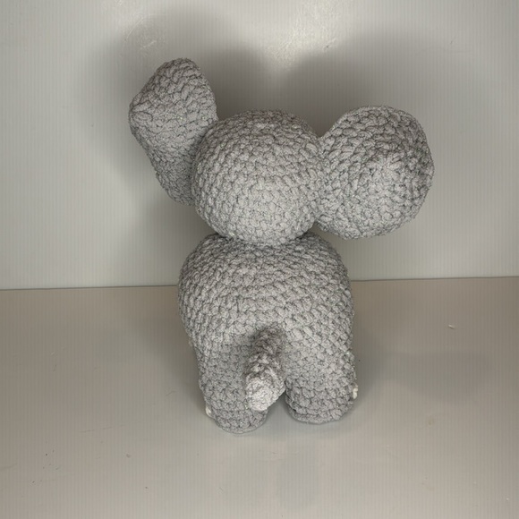 Sparkly crochet elephant plush - Picture 6 of 9